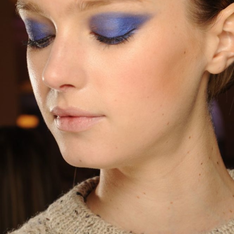 عيون بألوان الطبيعة