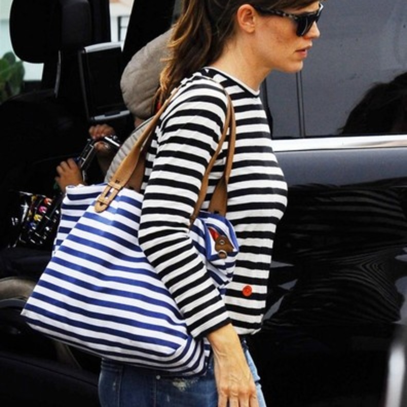 بالصور: جينيفر غارنر تزور "برينتوود كونتري مارت"