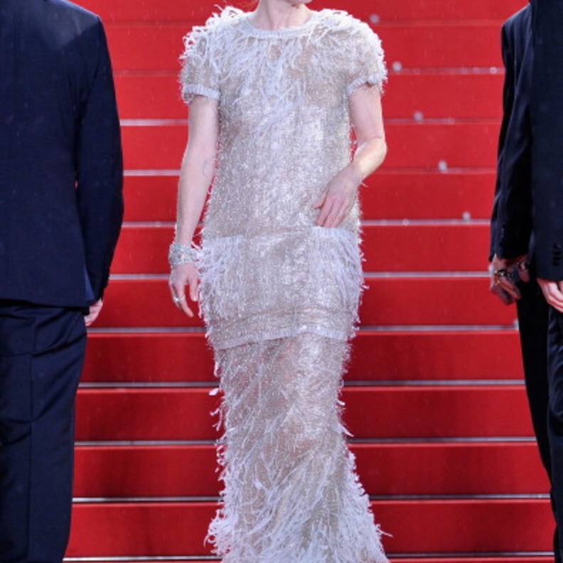 Julianne Moore in Chanel Couture