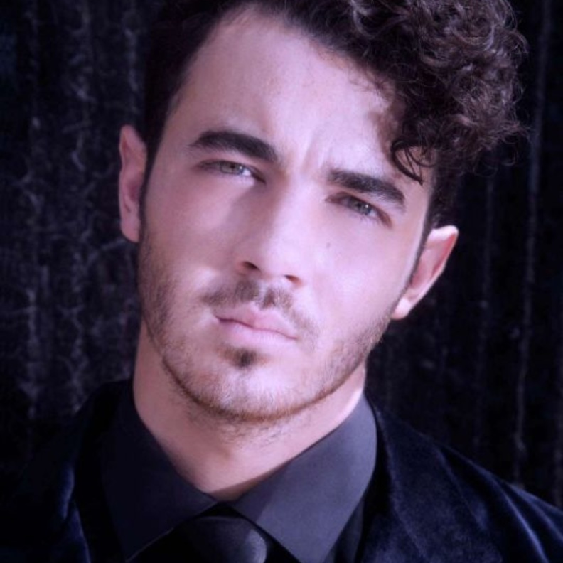 كيفن جوناس يطرح منزل نيوجيرسي للبيع 