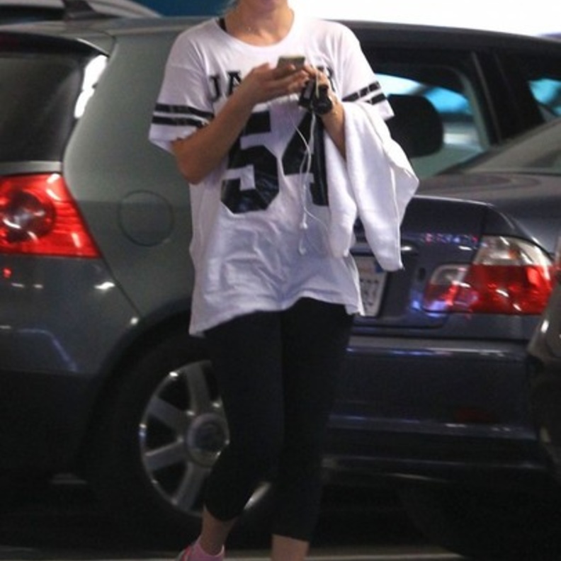 بالصور: كيلي كوكو تغادر صالة ألعاب رياضية