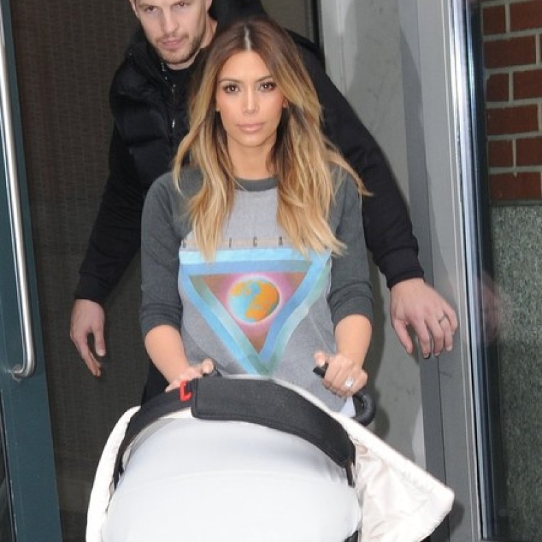 بالصور: كيم كارداشيان تأخذ نوري في نزهة