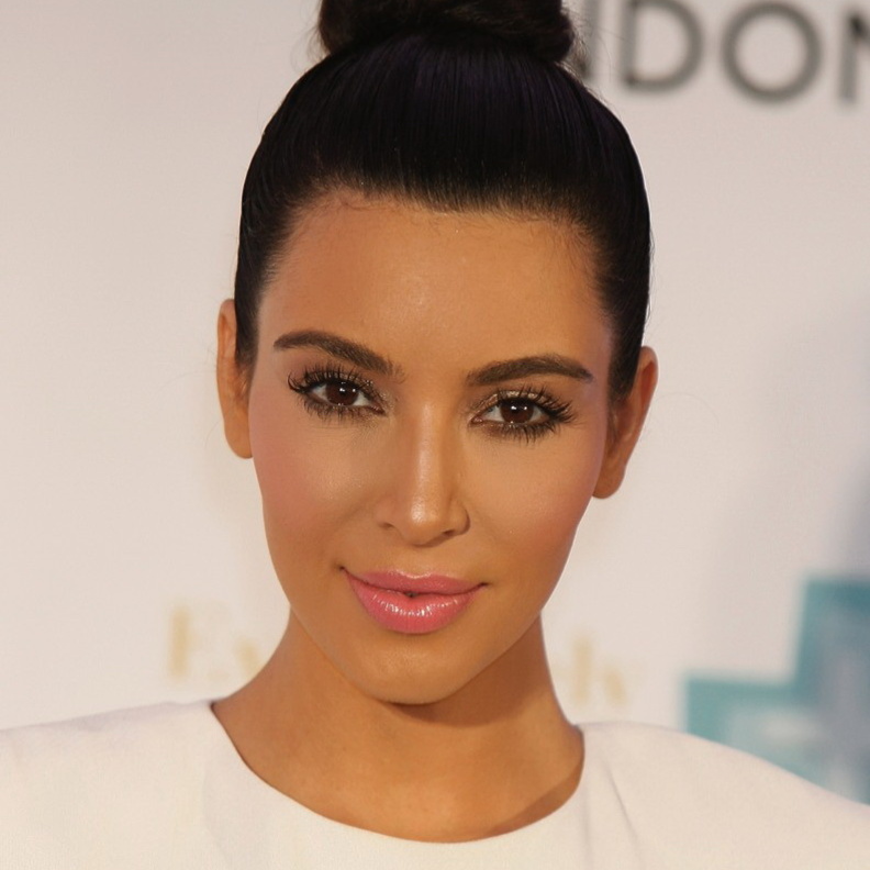كيم كردشيان بعد عمليات التجميل