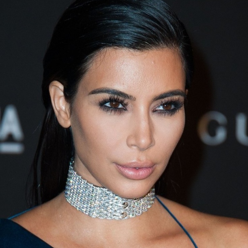 كيم كردشيان بعد عمليات التجميل