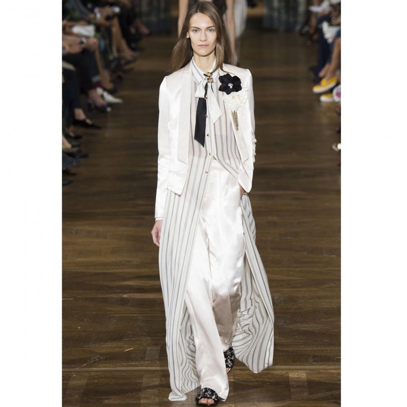 Michael Kors تصميم محتشم من