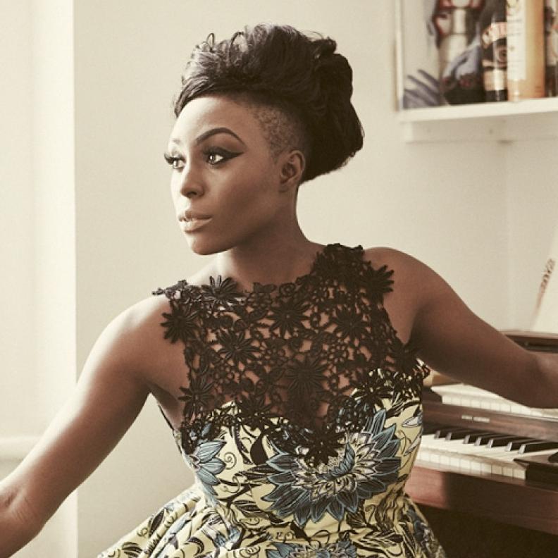 Laura Mvula ستأدي أغنياتها الرائعة في ليفل ملتقى الأحذية