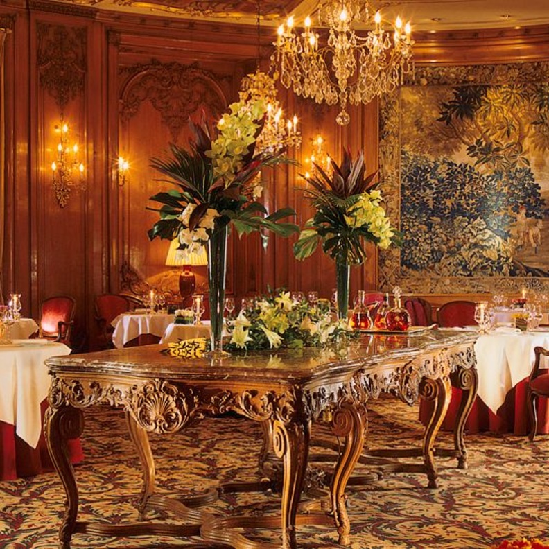 فندق لو بريستول Le Bristol