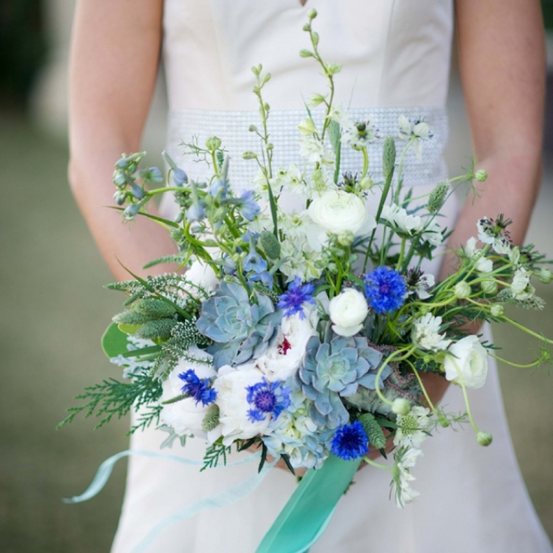 ديكور زفافك بالفضي والأزرق الفاتح 