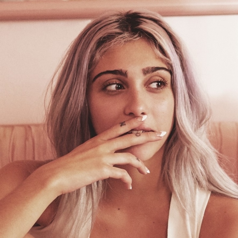 لورديس ابنة مادونا تحصل على عملها الأول كعارضة أزياء