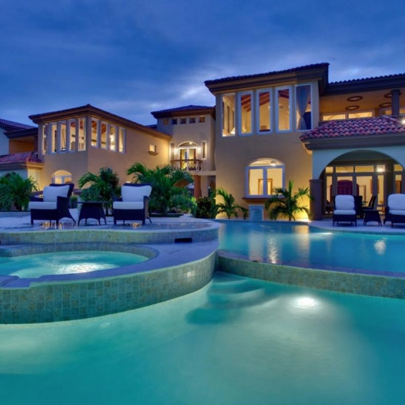Luxury Hotel in Belize