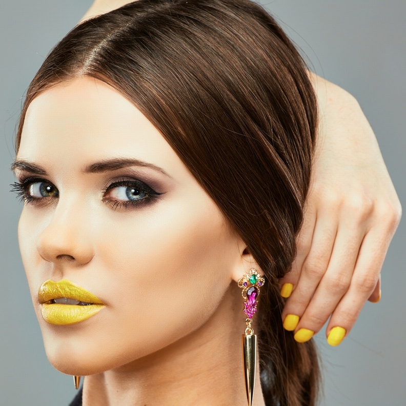 تناغم الأصفر مع جاذبية البرونزي