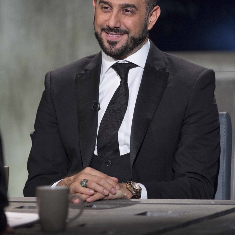 ما زال محافظاً على براءة الأطفال في تعاملاته مع الناس 