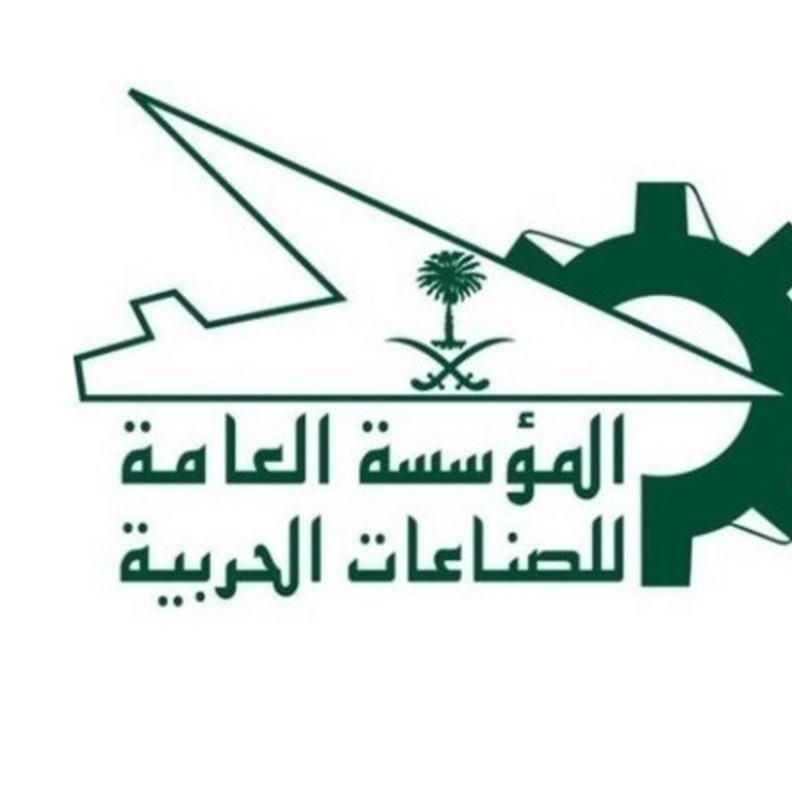 جانب من حفل تخرج دفعة من دفعات كلية الأمير سلطان الصناعية