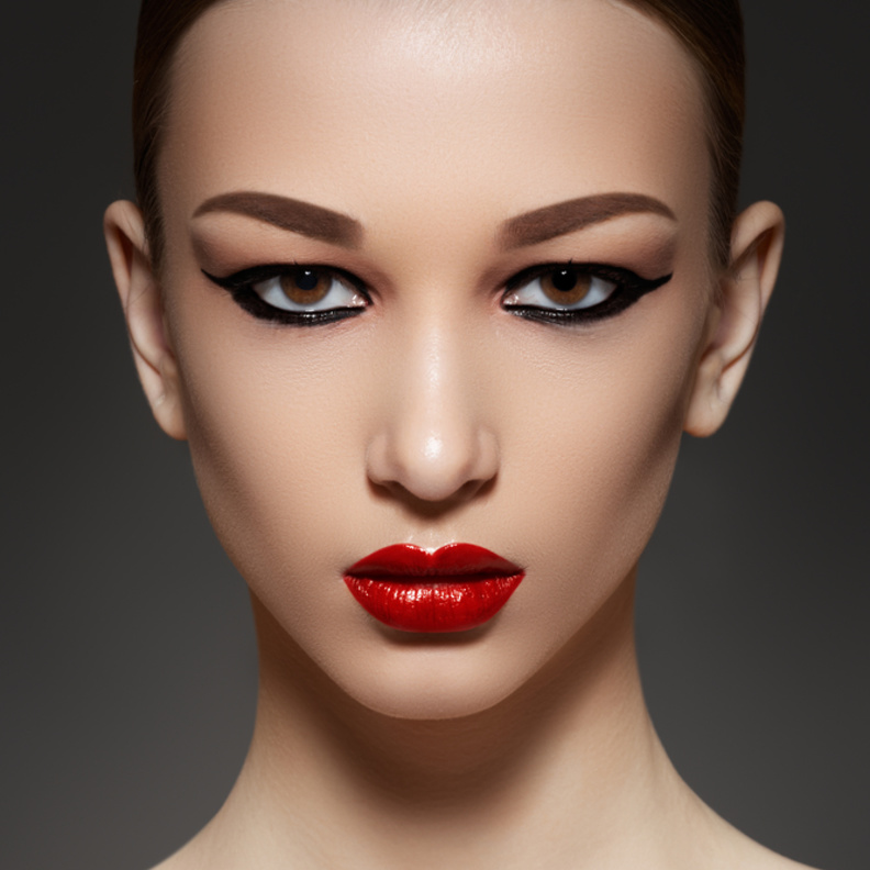 الآيلاينر هذا الصيف... حيوي ولامع