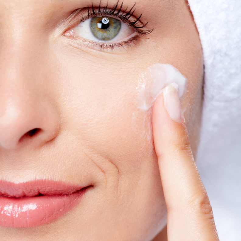 نقاوة الأبيض تليق بعينيك أيتها العروس