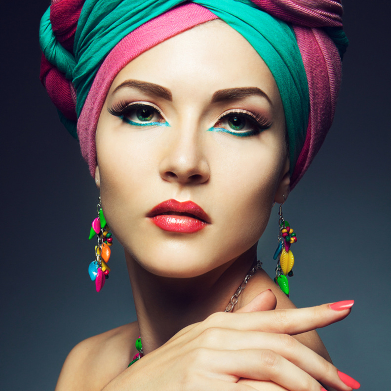 الرومانسية تعبق مع ماكياجك الجريء