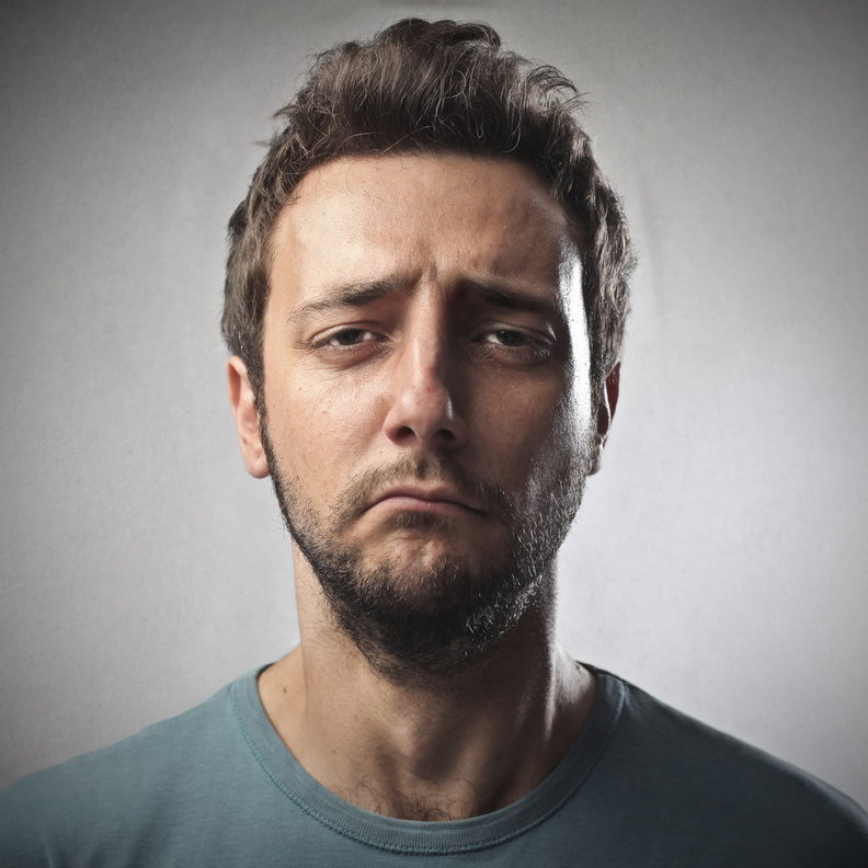 شاب فقد وعيه بسبب إصرار عائلته على تزويجه