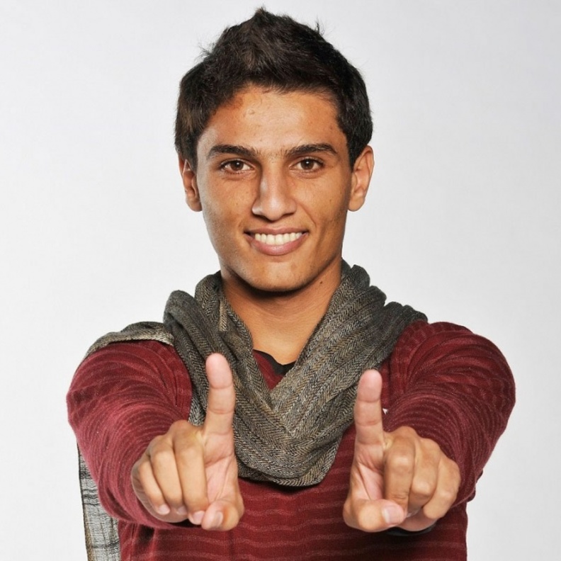 محمد عساف يطلب دعمكم للفوز بجائزة MTV EMA