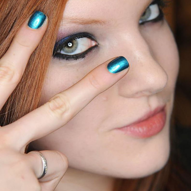 موضة الأظافر الصاخبة مستوحاة من أسبوع الموضة