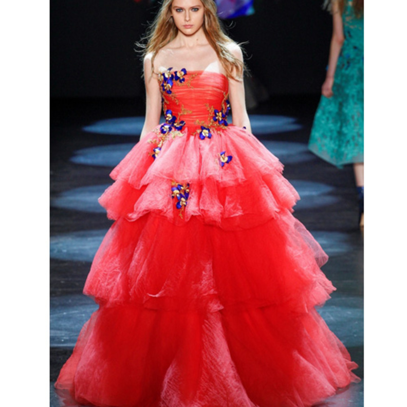 Monique Lhuillier من عرض أزياء من