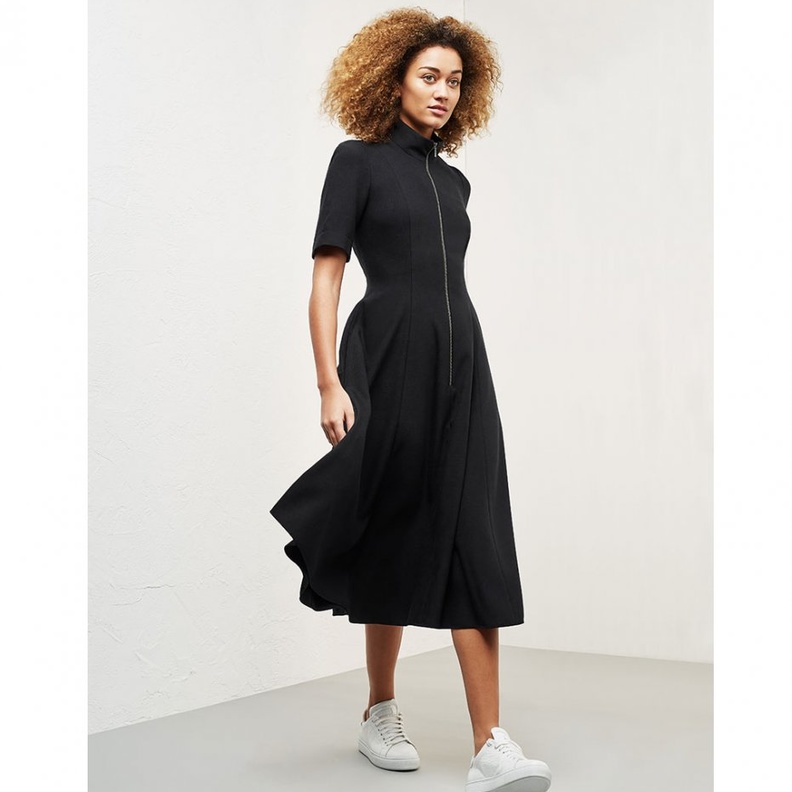 NET-A-PORTER تطلق Cefinn للمصمّمة سامانثا كاميرون