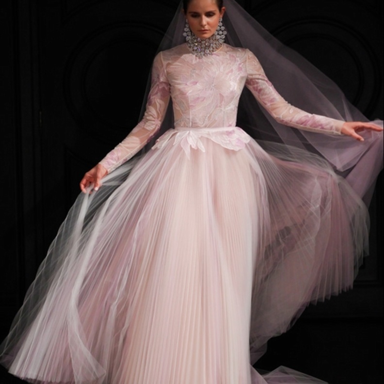 عرض ازياء مجموعة "Naeem Khan" لفساتين الزفاف ربيع وصيف 2017