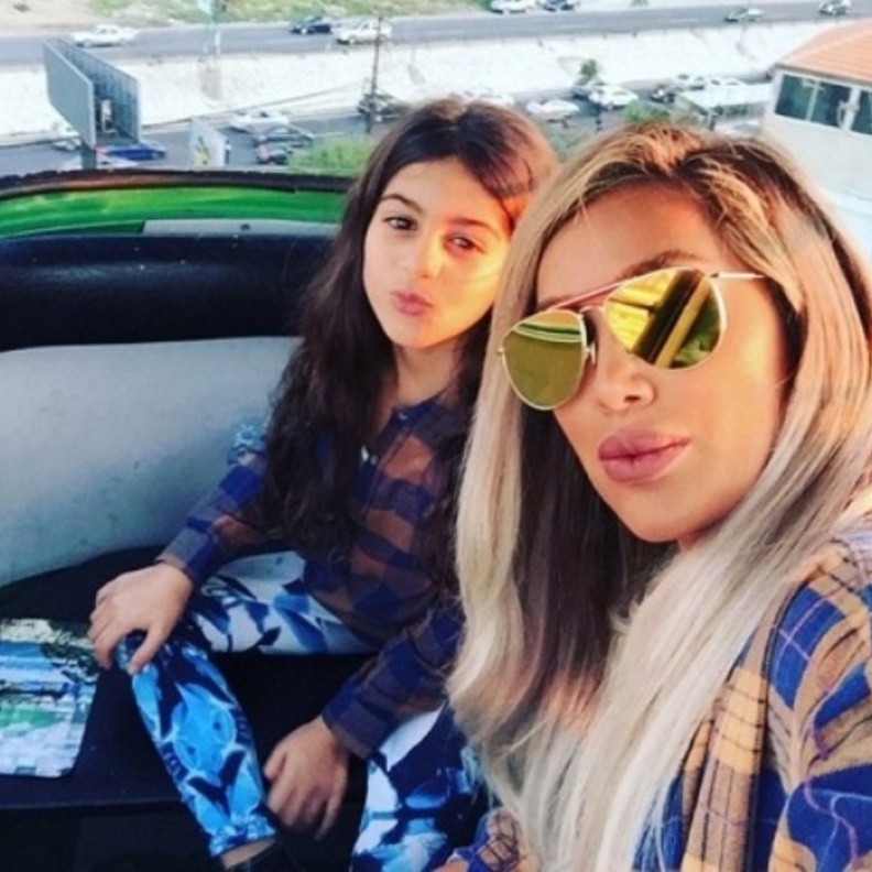 مايا دياب وابنتها كاي