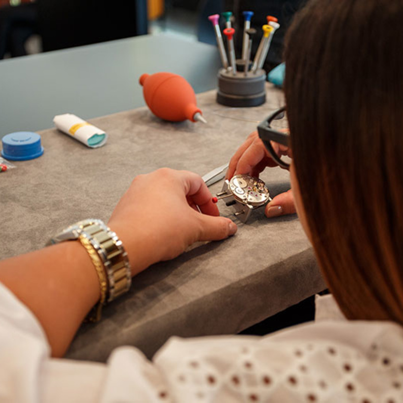 أسبوع الساعات دبي