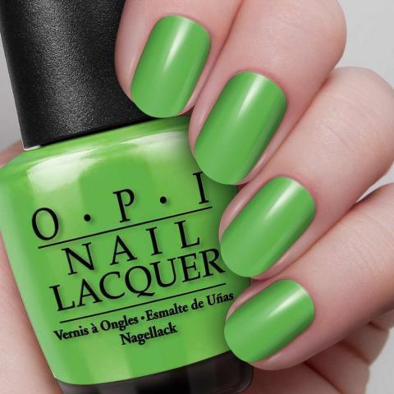 OPI  Green-Which Villageأخضر زاهٍ  ملائم لأناقة المدينة