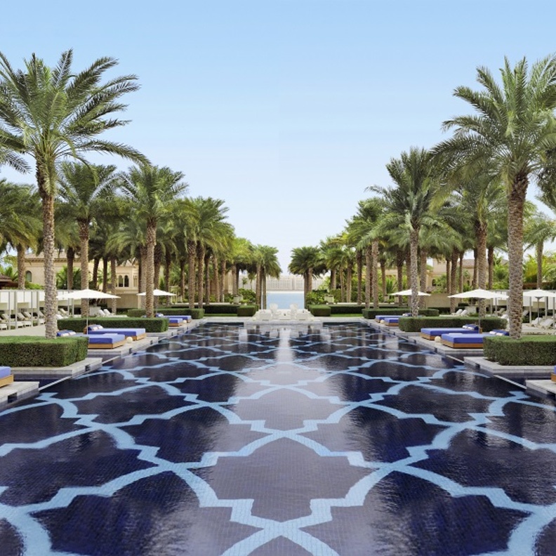 منتجع ون آند أونلي