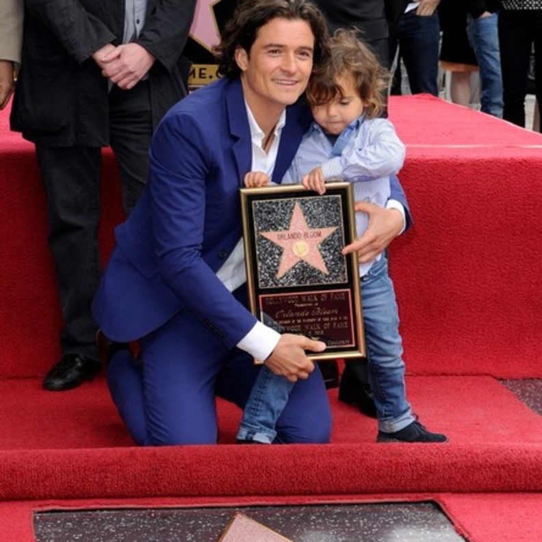 بالصور: أورلاندو بلوم يحوز على نجمة في ممشى المشاهير