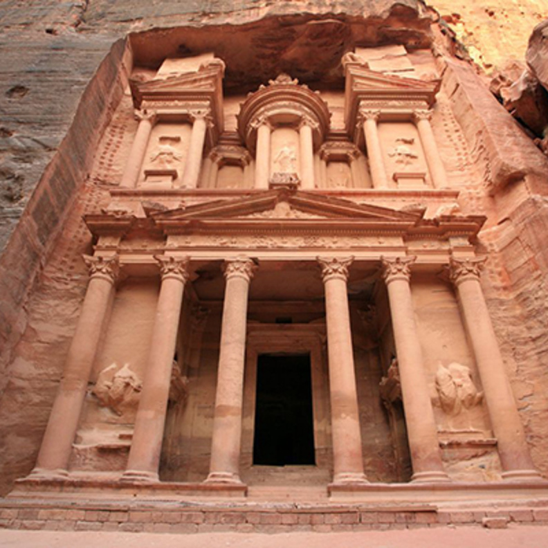 البتراء .. من أجمل الوجهات السياحية في العالم