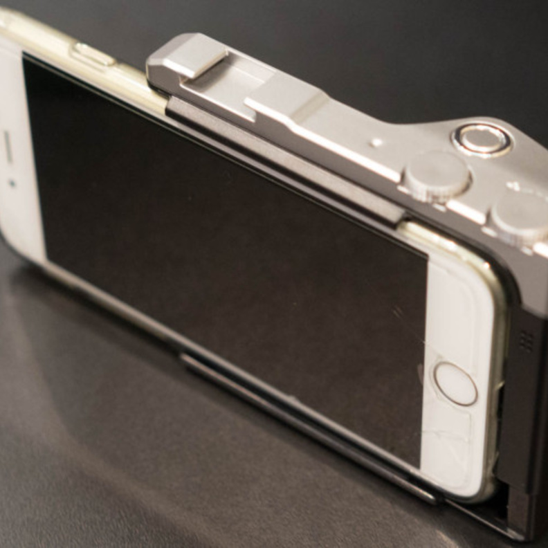 Pictar  احدث اكسسوار لدعم كاميرا ايفون 