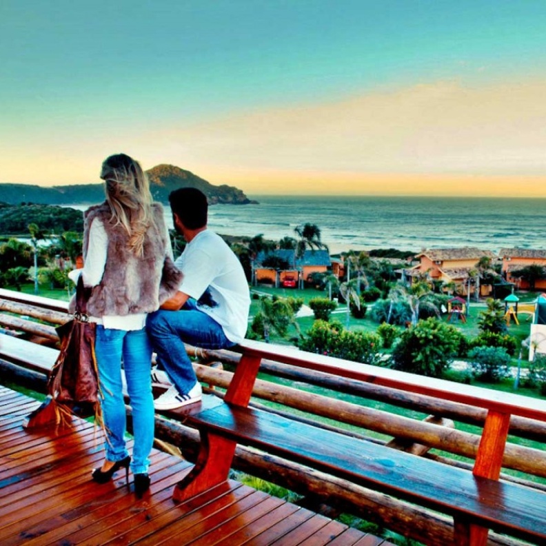 شاطئ " برايا دو روزا" (Praia do Rosa) - البرازيل