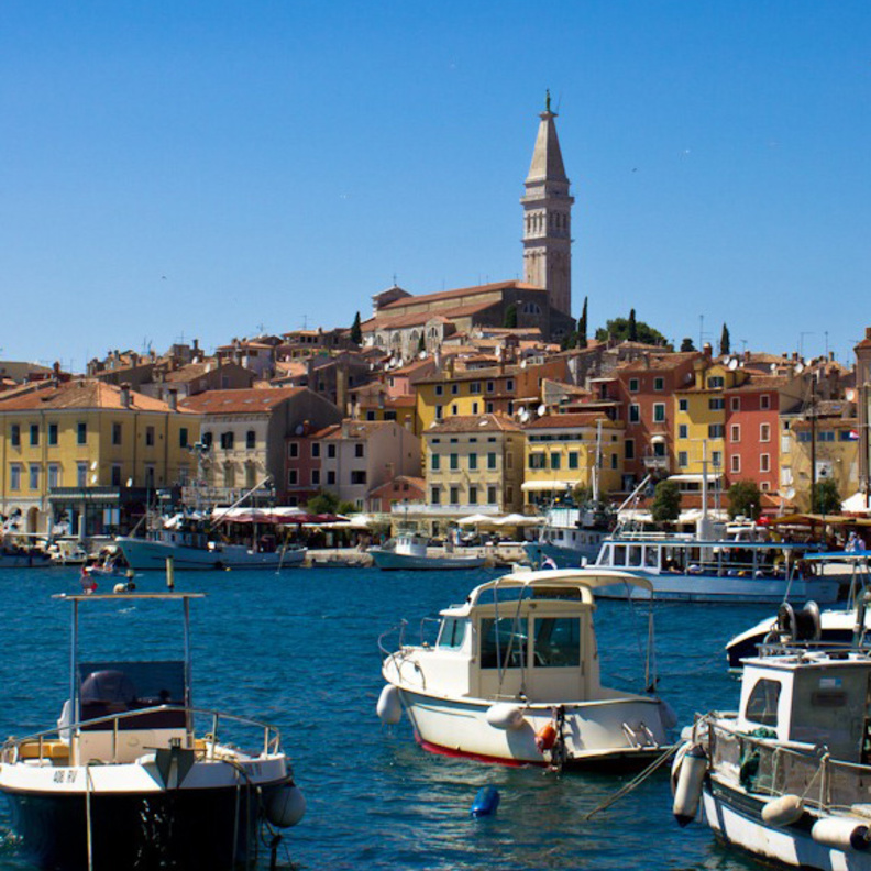  Rovinj مرفأ الصيد