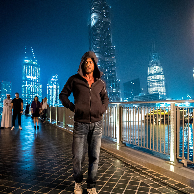 شاهدوا روعة دبي مع شاروخان !