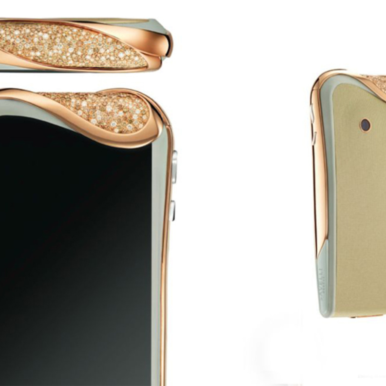 هواتف مرصعة بالزمرد من Savelli & Gemfields