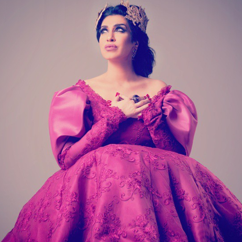 هيفاء حسين في اطلالة غير موفقة في مهرجان دبي السينمائي قبل عدة أعوام