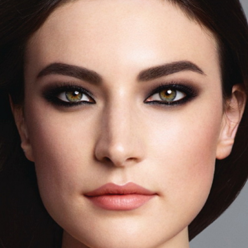  أبرزي جمالك عينيك مع قلم التحديد الجديد من Clarins