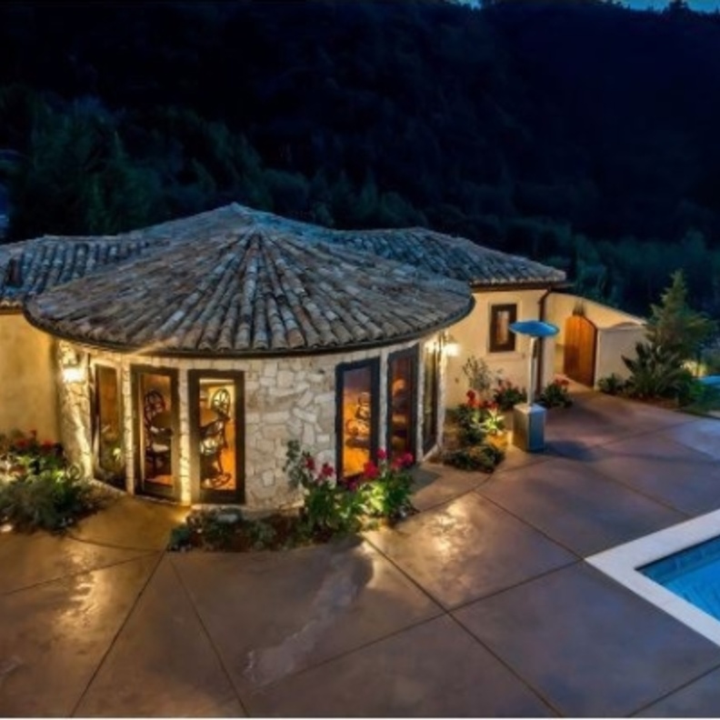 الرئيس التنفيذي لشركة سيجيت يطرح فيلته للبيع 