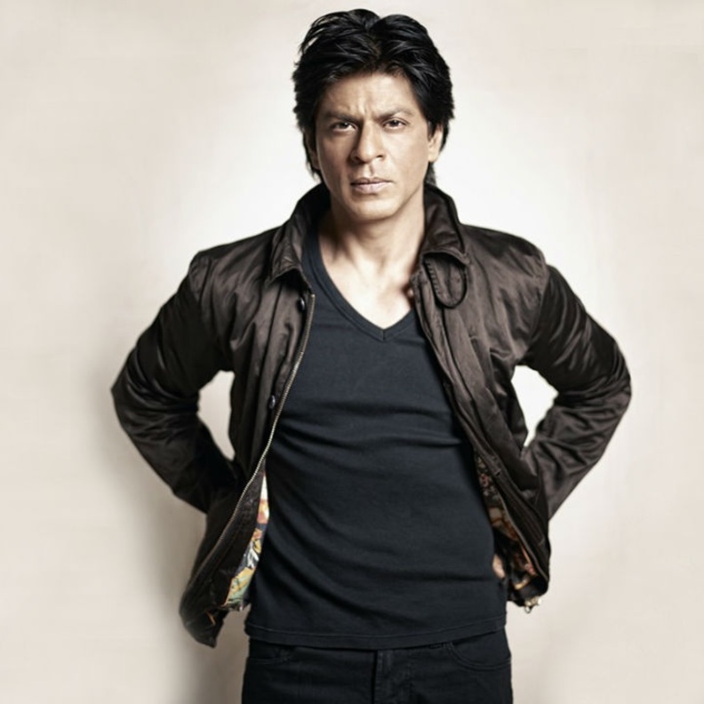 النجمة كريتي سانون تصف شاروخان بالرجل الشهم