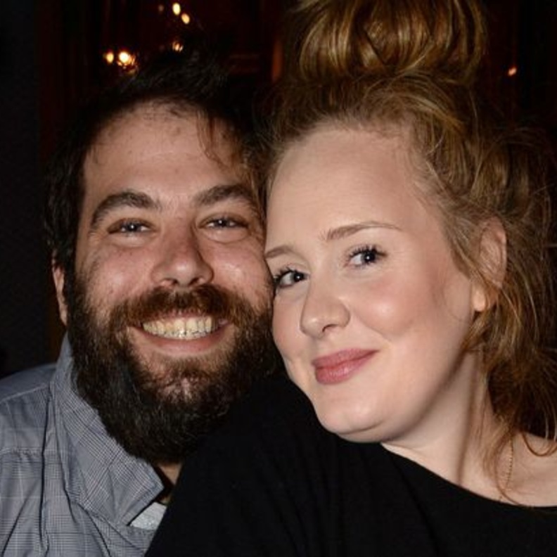 أديل وصديقها سايمون