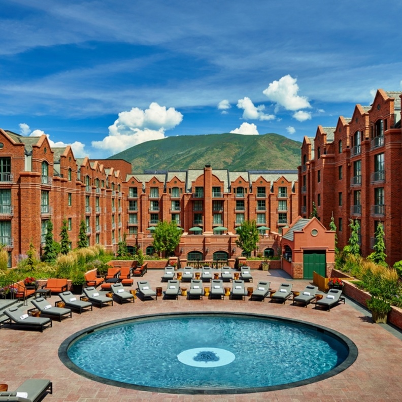 St. Regis Aspen Resort, Colorado, US - Exterior View  منتجع St. Regis Aspen –  المنظر الخارجي