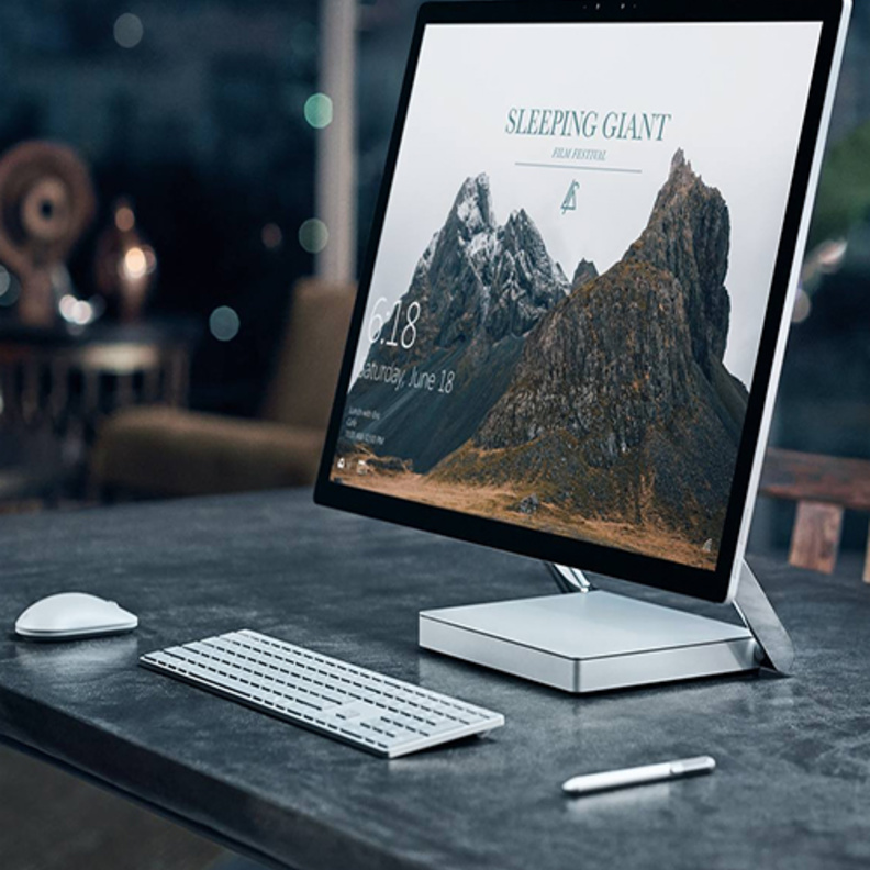 تعرفوا على عائلة مايكروسوفت سيرفيس Surface المذهلة !