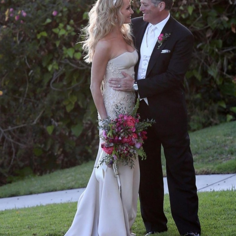 زواج الممثلة تايلور أرمسترونغ 