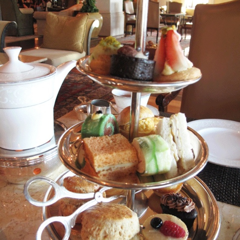 أفضل 3 أماكن لتناول شاي ما بعد الظهيرة في دبي 