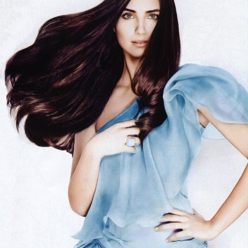 "النجمة التركيَّة الأجمل"... توبا بويوكوستن