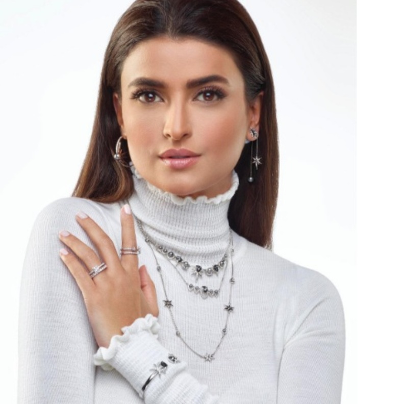 علا الفارس في باريس