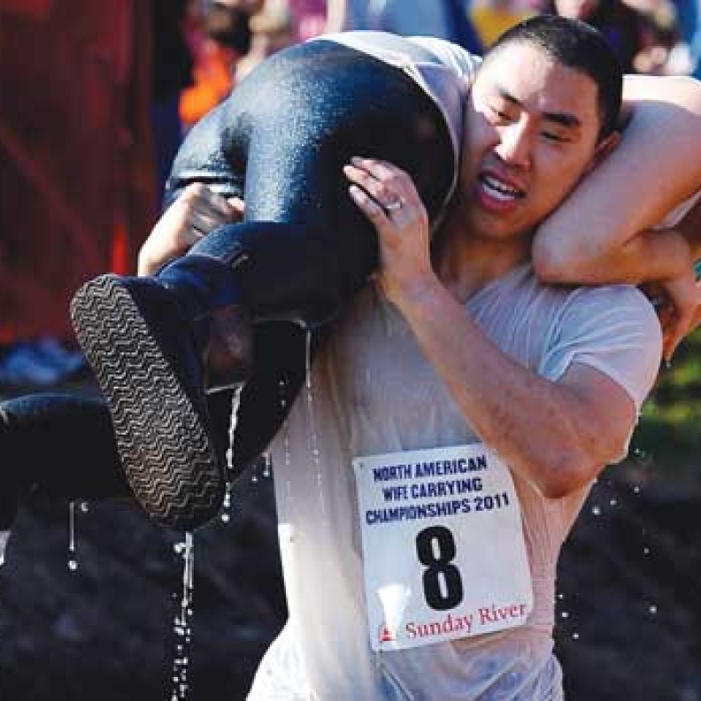 التصفيات الأولية لمسابقة حمل الزوجات 