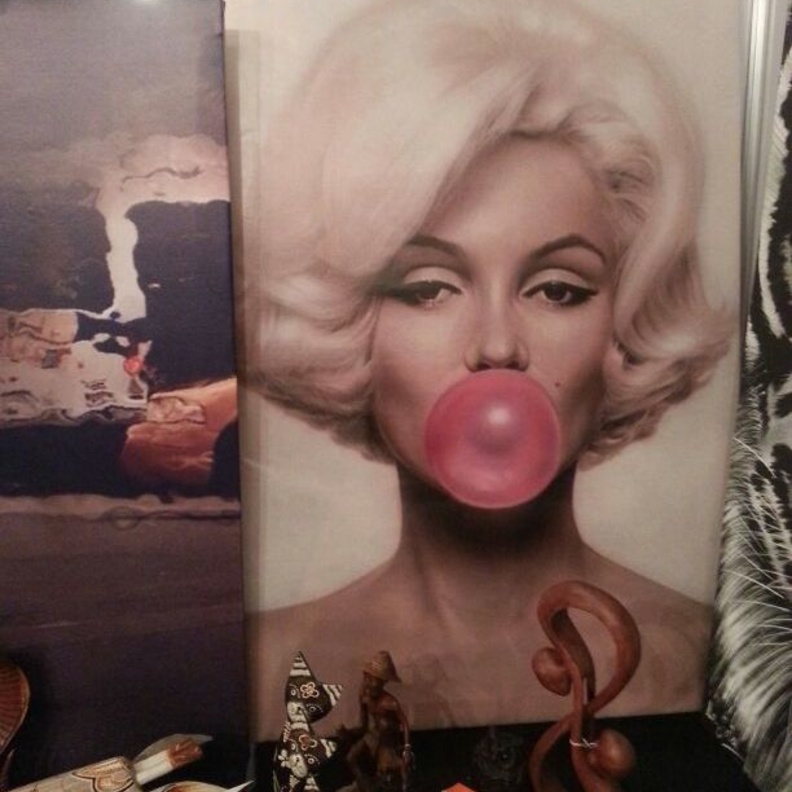 التشكيلية لمى القرشي لـ"هي": أسافر كثيراً لأطور نفسي وإمكانياتي 